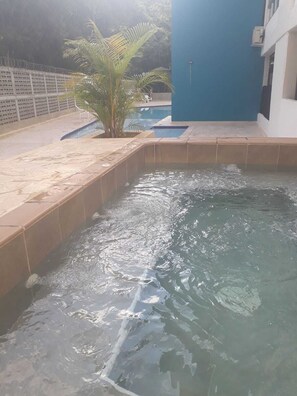 Piscine extérieure