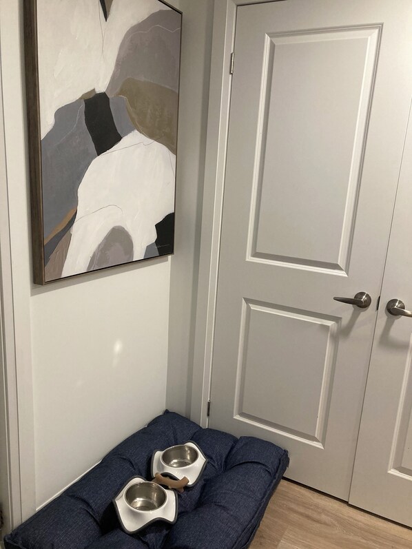 Interior - The Prof's Place: Unique Boutique (Waterloo)