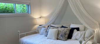 The Prof's Place: Unique Boutique