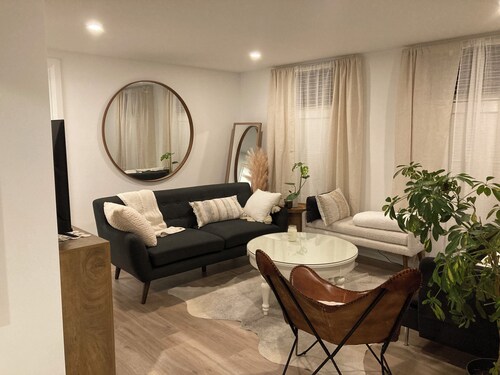 The Prof's Place: Unique Boutique