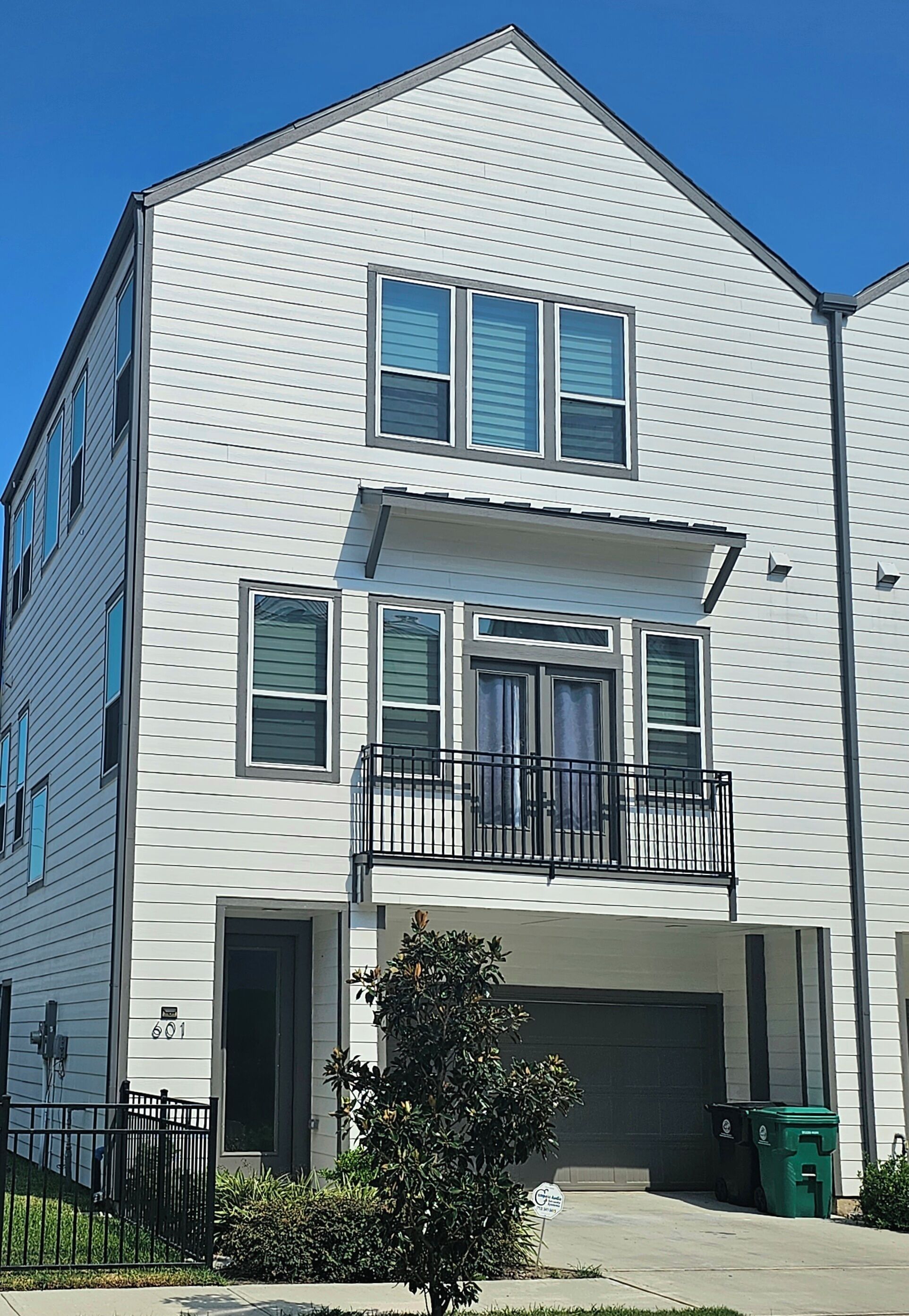 4-bedroom townhome in welcoming Houston with WiFi, 