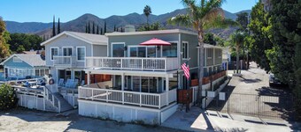 Gorgeous Lake Front Home w/Boat access Unit 2