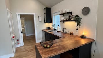 Oven, stovetop, dishwasher