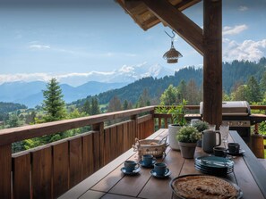 Outdoor dining - Chalet K1027 - mountain stay 14p spa and Mont Blanc views - OVO Network (Cordon)