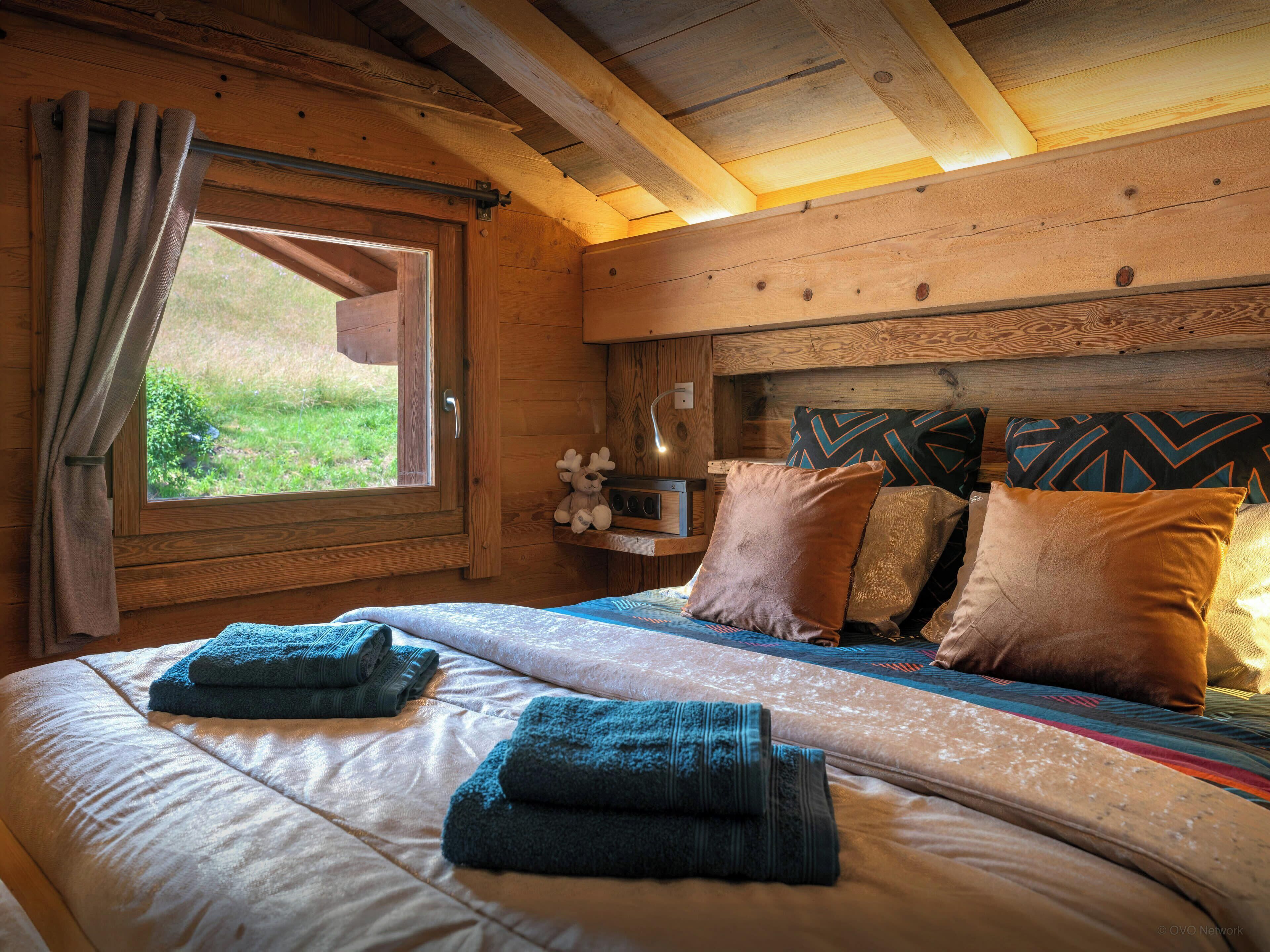 6 chambres, fer et planche à repasser, Wi-Fi, draps fournis