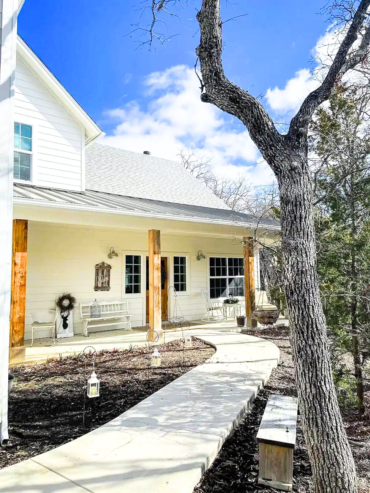 Oak Bluff, Cozy Spacious Retreat with Farmhouse Charm