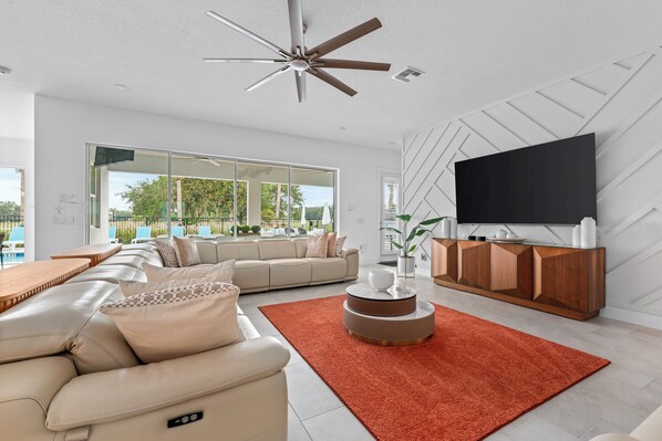 Smart TV, videojuegos y futbolito 