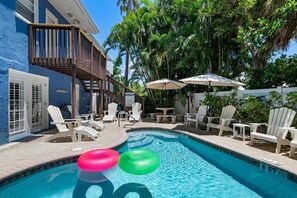 Pool - AMI Condo W/Pool, Walk to Beach, Bars, Restaurants and Fishing! (Bradenton Beach)