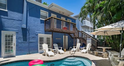 AMI Condo W/Pool, Walk to Beach, Bars, Restaurants and Fishing!
