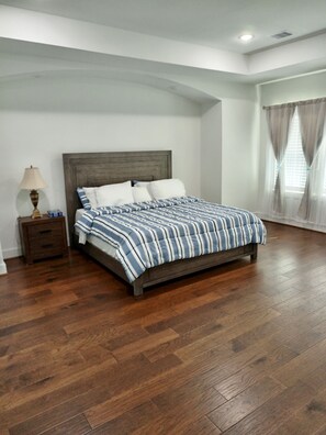 4 camere, ferro/asse da stiro, Wi-Fi, lenzuola