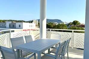 Outdoor dining - M412 - Marcelli, three-room apartment with terrace and parking space (Marcelli)