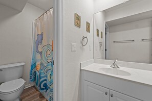 Shower, towels - 1892 - Carolina Bliss, 12 Bedroom Corolla Ocean Sands Pet Friendly Property with Private Pool (Corolla)