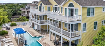 1893 - Twelve is Enough, 12 Bedroom Corolla Property with Private Pool