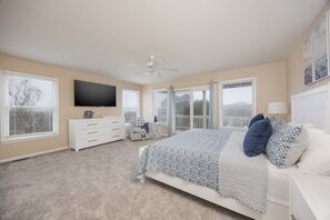 12 bedrooms, free WiFi, bed sheets