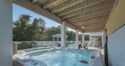 1893 - Twelve is Enough, Pet Friendly 12 Bedroom Corolla Property with Private Pool