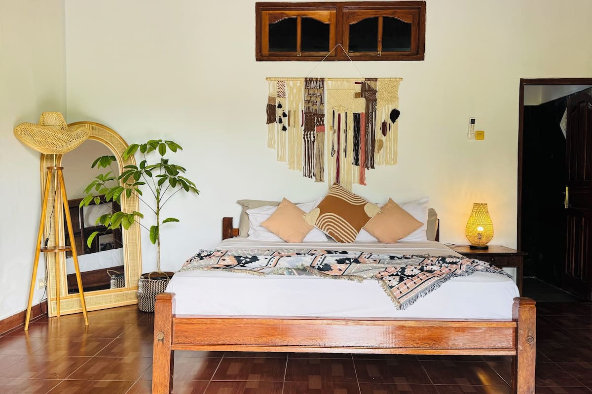 Quarto casal, para não fumantes, vista para o jardim | Escrivaninha, espaço de trabalho para notebook, berços (sobretaxa)