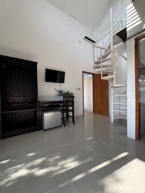 Habitación familiar, no fumadores, vistas al jardín | Escritorio, espacio para trabajar con un portátil, cunas (de pago)