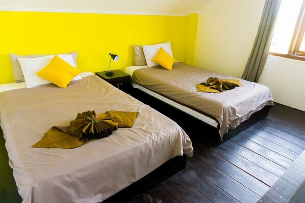 Family Room, Non Smoking, Garden View | Desk, laptop workspace, free WiFi, bed sheets