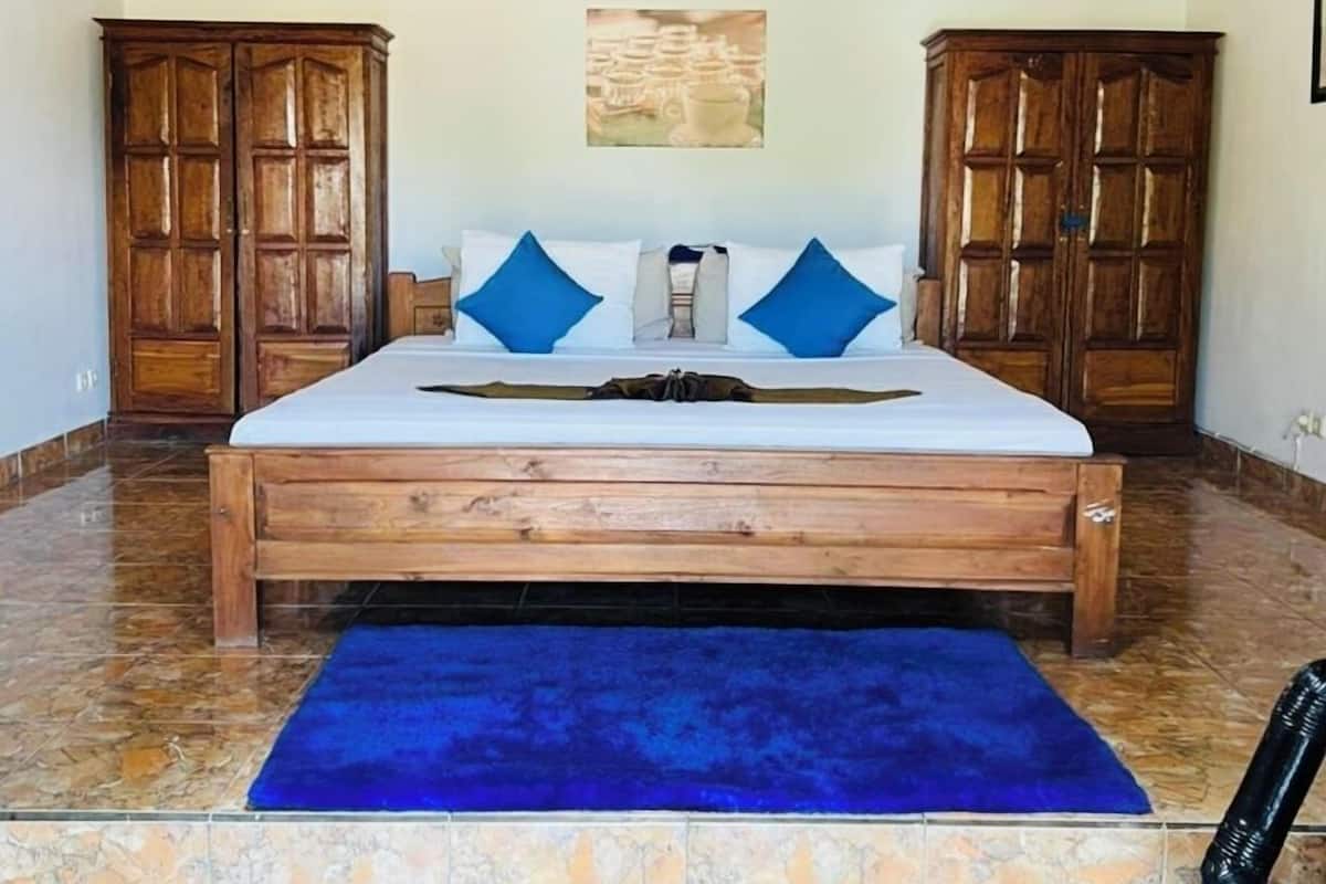 Double Room, Non Smoking, Garden View | Desk, laptop workspace, free WiFi, bed sheets