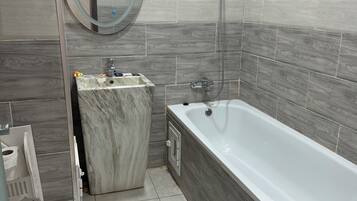 Standard Double or Twin Room | Bathroom | Towels, soap, shampoo, toilet paper