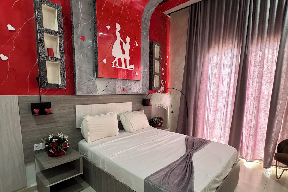Standard Double or Twin Room | Desk, laptop workspace, blackout curtains, free WiFi