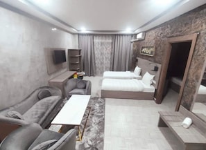 Bureau, espace de travail pour ordinateur portable, rideaux occultants