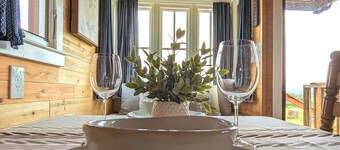 Charming Tiny House with Breath-Taking Views in Delano, TN