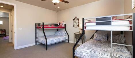 4 bedrooms, iron/ironing board, free WiFi, bed sheets