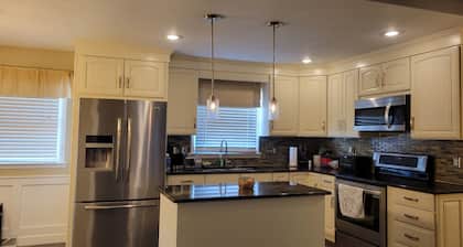 Chic 2-bedroom with WiFi and AC in delightful Hummelstown