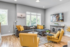 Smart TV - Nashville Nest - RoofTop Patio - Mins To Broadway (Nashville)