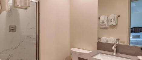 ヘアドライヤー、タオル