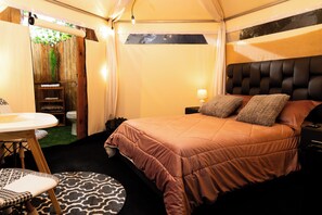 Cabane Confort, vue montagne | Literie de qualité supérieure, couette en duvet d'oie, minibar, bureau