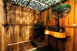 Comfort Cabin, Mountain View | Bathroom | Shower, towels, soap, shampoo - Look & Luck Glamping by David (Calacali)
