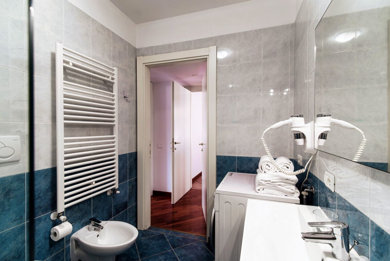 Dusche, Haartrockner, Bidet