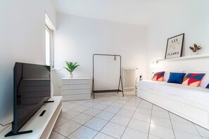 Bügeleisen/Bügelbrett, WLAN, Bettwäsche