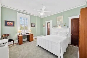 4 bedrooms - Majestic Hyde Park Historic Home (Austin)