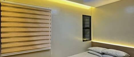 2 عدّة غرف نوم وواي فاي وملاءات أسرّة