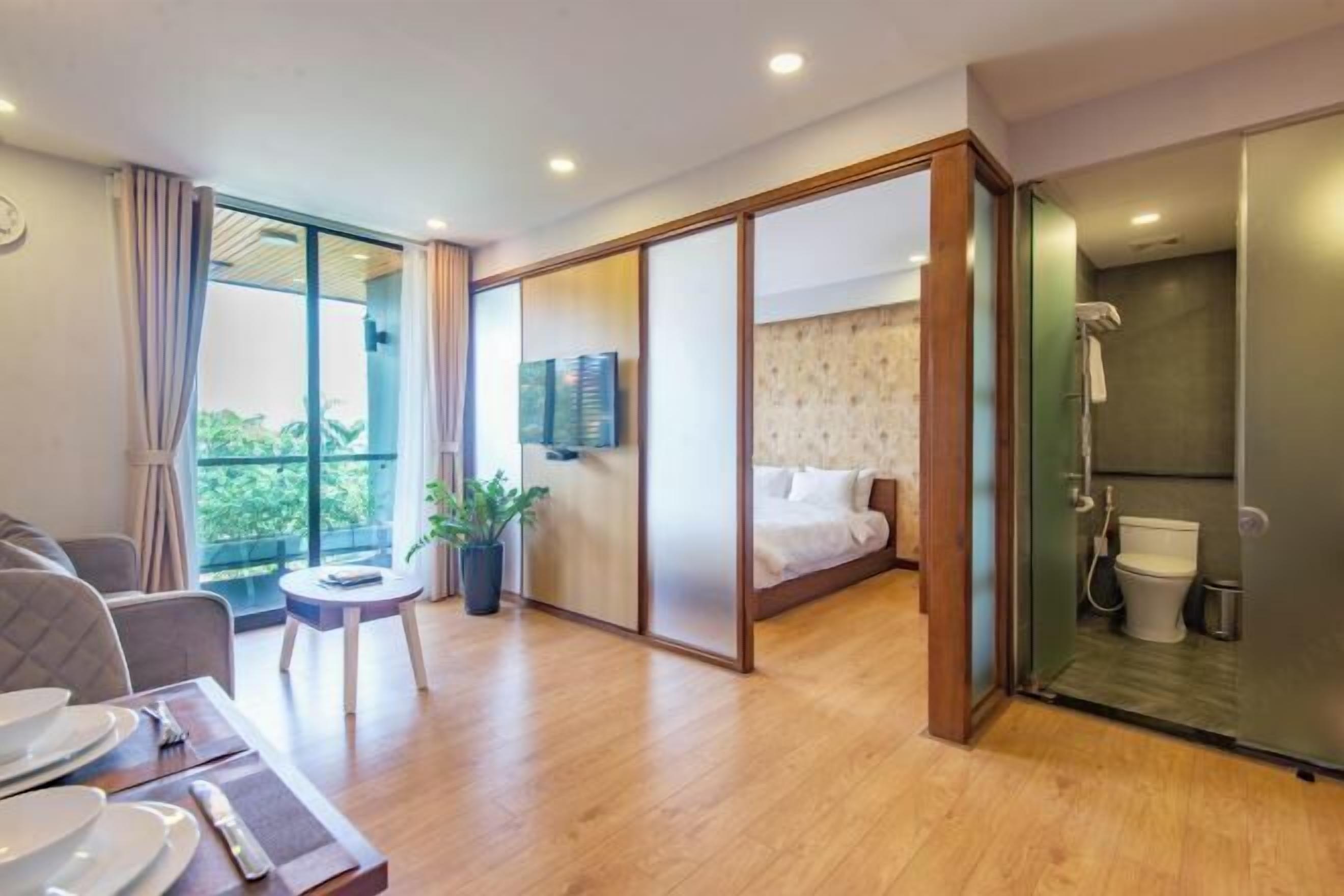 Minibar, soundproofing, free WiFi, bed sheets