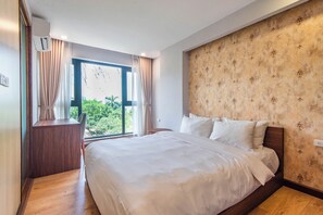 Minibar, soundproofing, free WiFi, bed sheets - Moon West Lake Residence (Hanoi)