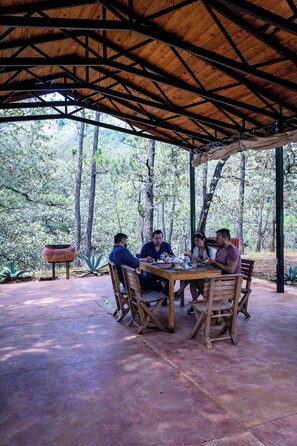 BBQ/picnic Area - Roca Venados (Mascota)