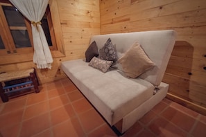 Economy Triple Room | Premium bedding