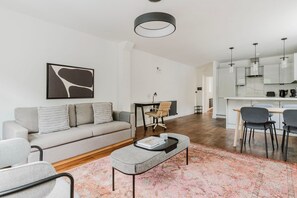 Télévision, chaîne hi-fi