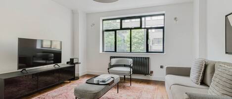 Télévision, chaîne hi-fi