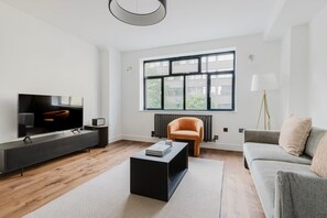 Fernseher, Stereoanlage