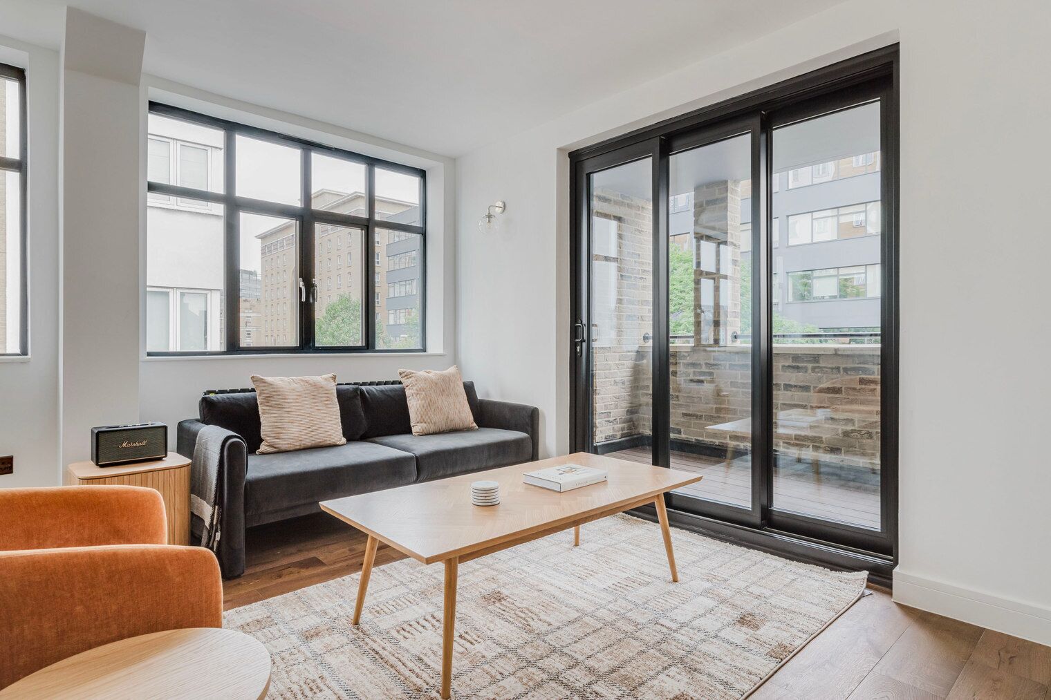 Fernseher, Stereoanlage