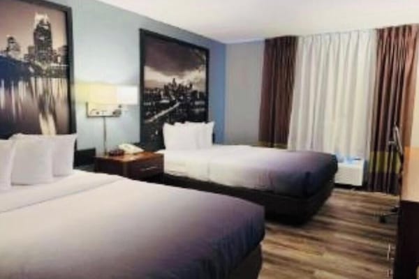 Habitación estándar doble, 2 camas de matrimonio, no fumadores | Colchones Select Comfort y escritorio