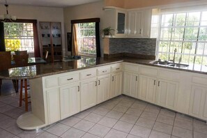 Private kitchen - Stunningly Blossom Villa (Gros Islet)