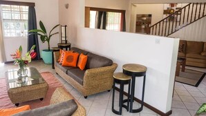 Living area - Stunningly Blossom Villa (Gros Islet)
