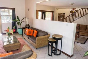 Living area - Stunningly Blossom Villa (Gros Islet)