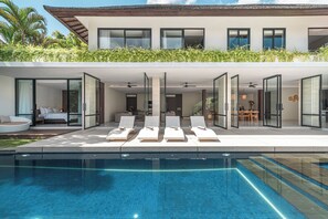 Outdoor pool - Sujiva Estate (Seminyak)